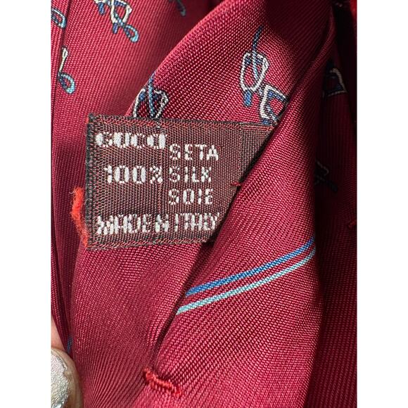 Gucci Men’s 100% Silk Tie Red Equestrian Horsebit Pattern Made in Italy - Picture 6 of 6